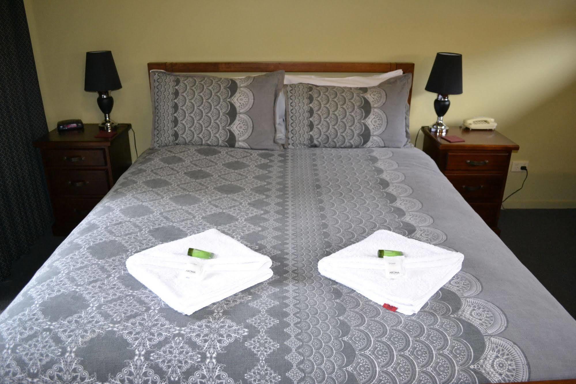 Colac Mid City Motor Inn מראה חיצוני תמונה