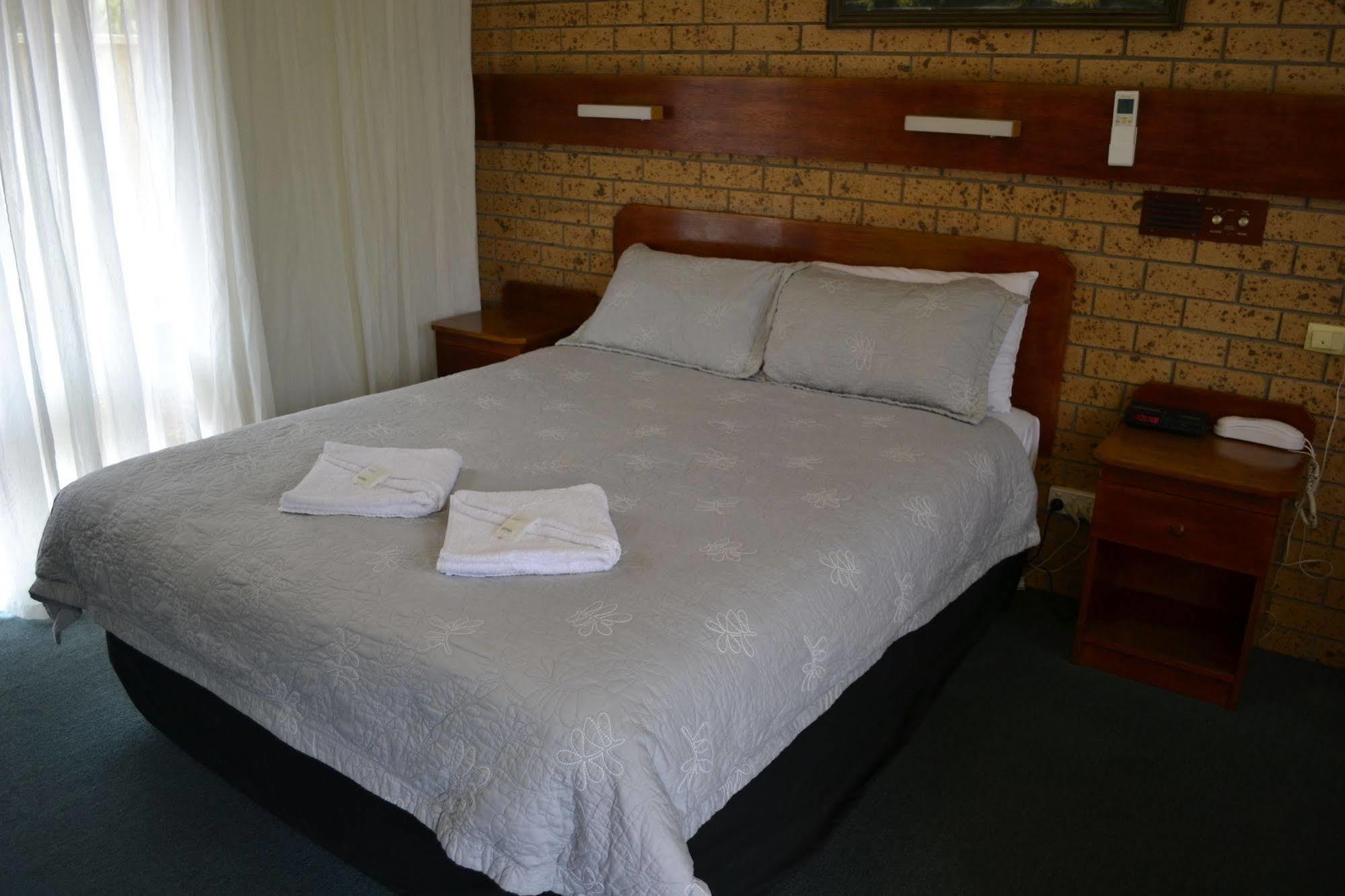 Colac Mid City Motor Inn מראה חיצוני תמונה