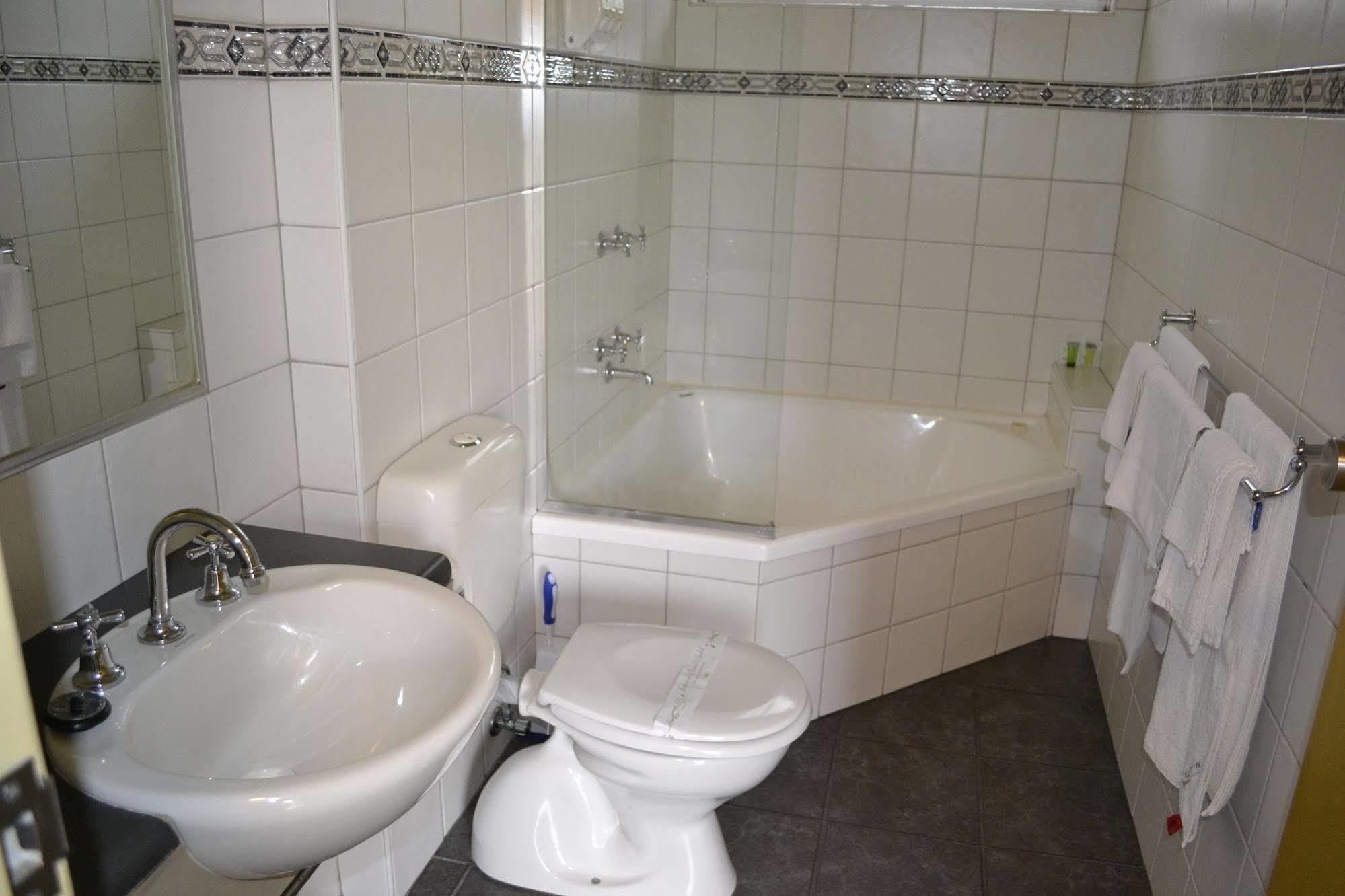 Colac Mid City Motor Inn מראה חיצוני תמונה