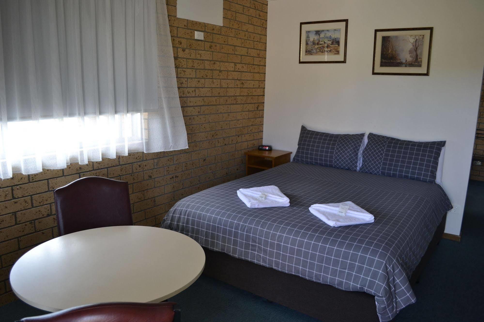 Colac Mid City Motor Inn מראה חיצוני תמונה