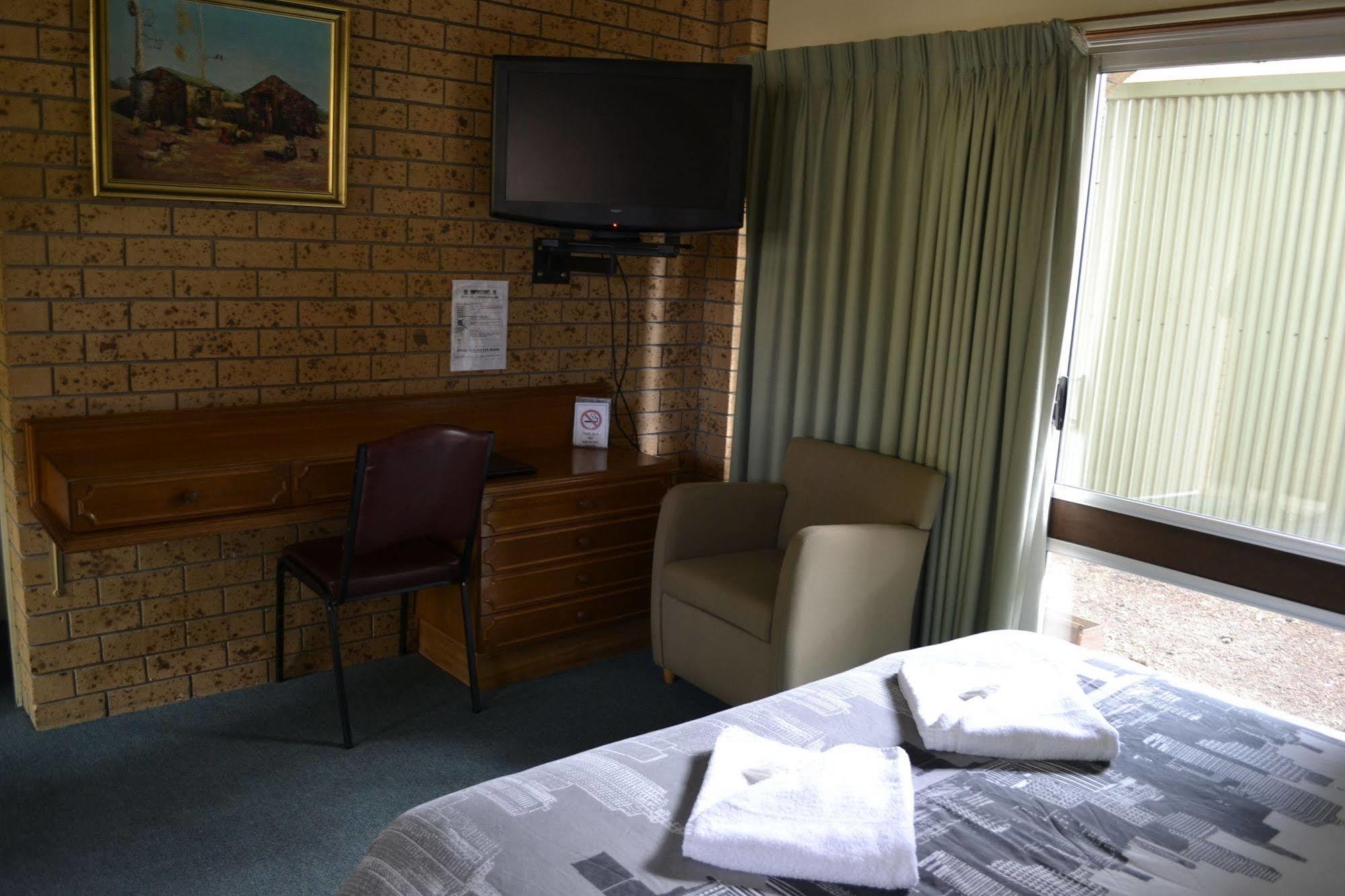 Colac Mid City Motor Inn מראה חיצוני תמונה