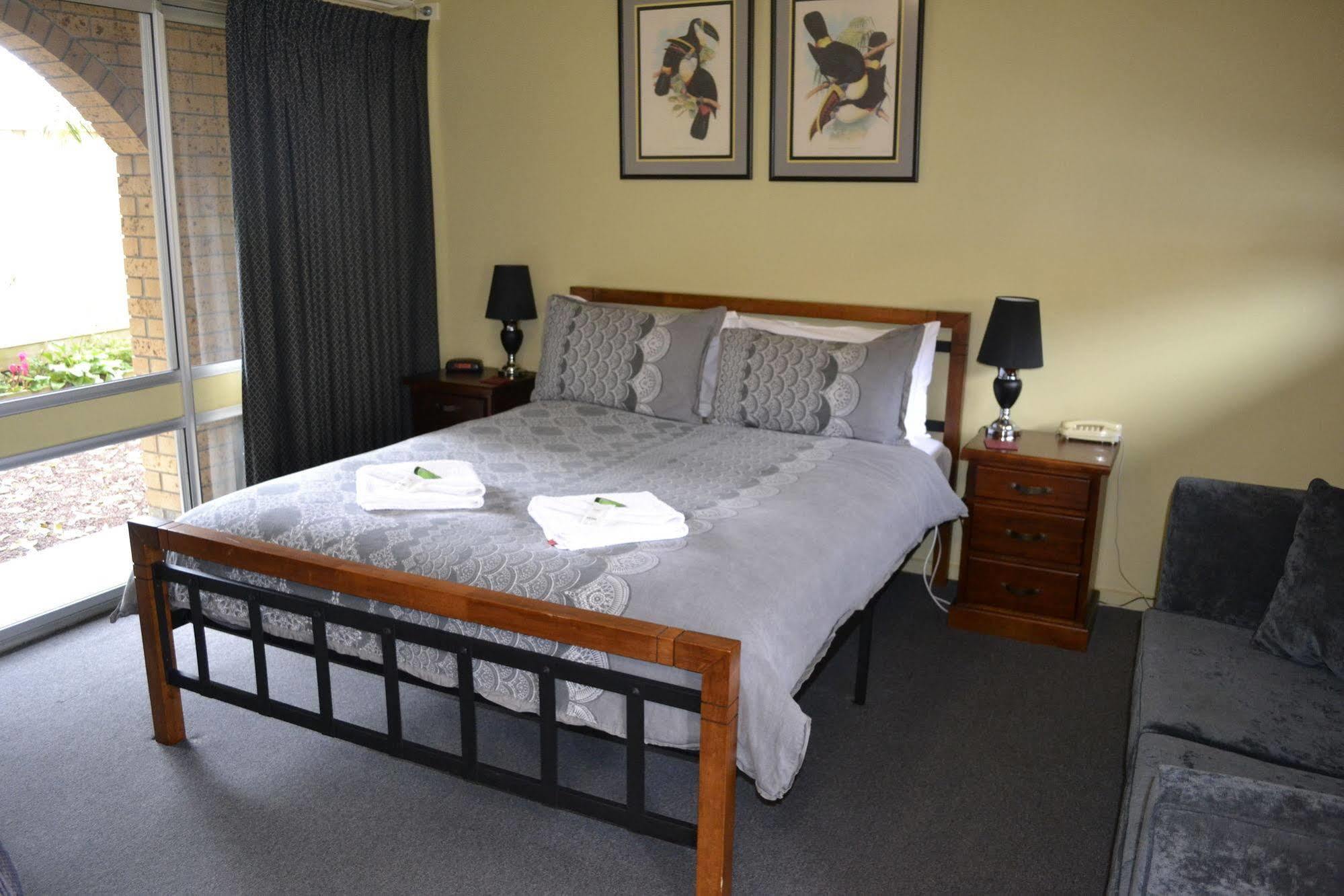 Colac Mid City Motor Inn מראה חיצוני תמונה