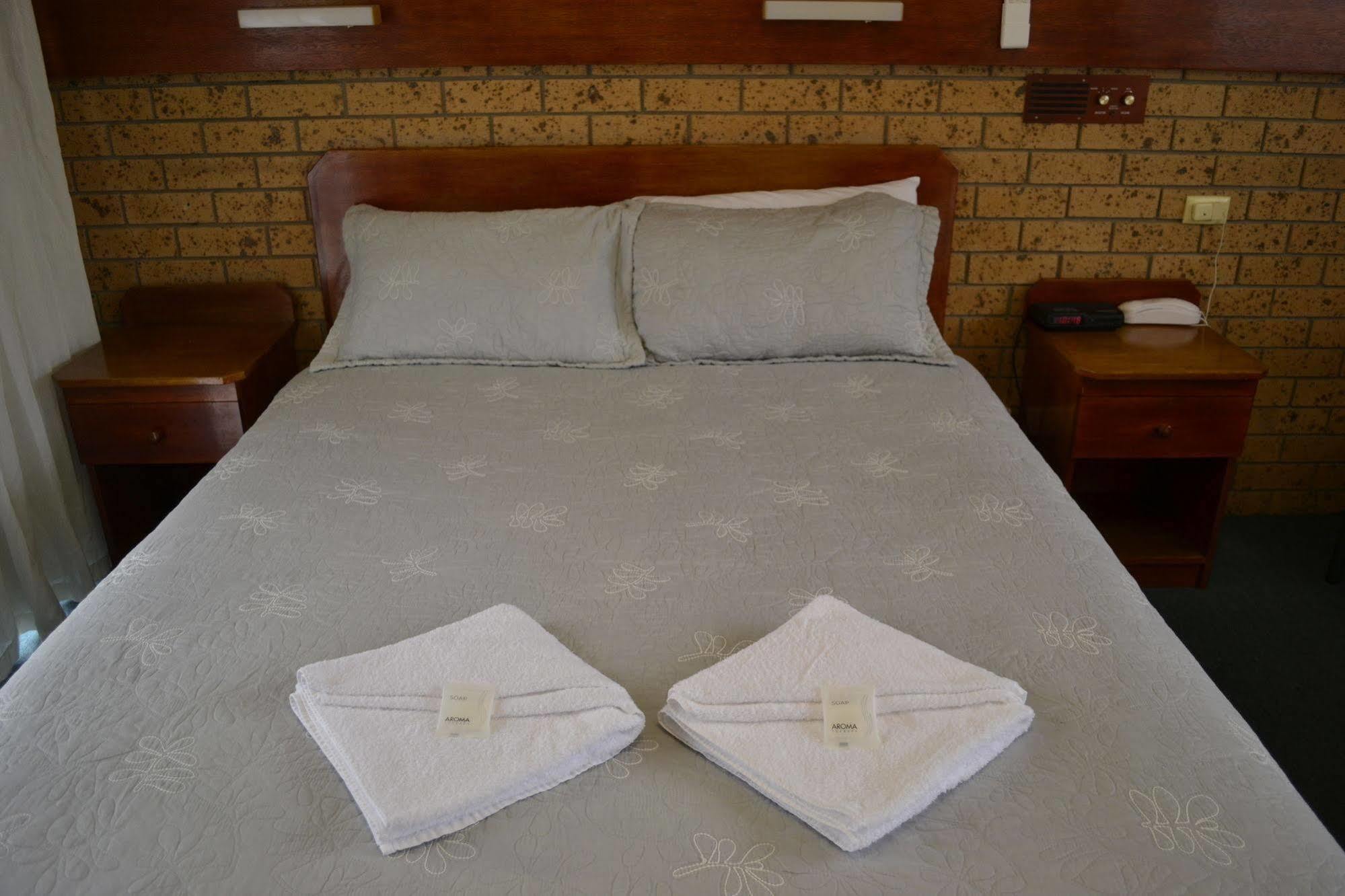 Colac Mid City Motor Inn מראה חיצוני תמונה